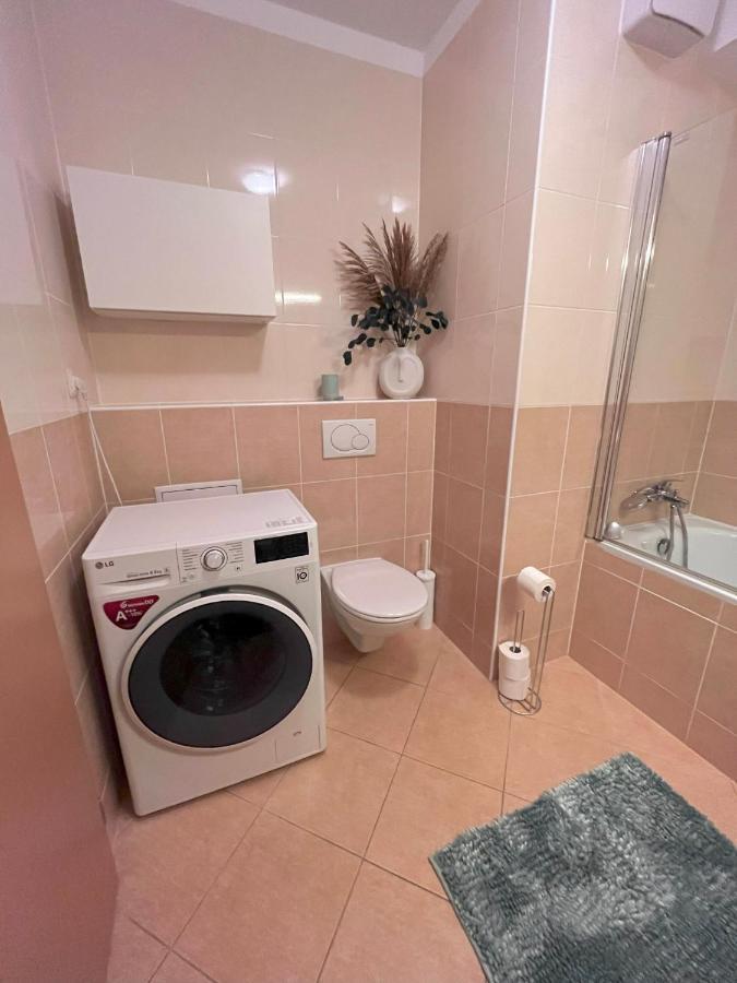 2 Room Apartment With Terrace, New Building, Jegeho Μπρατισλάβα Εξωτερικό φωτογραφία